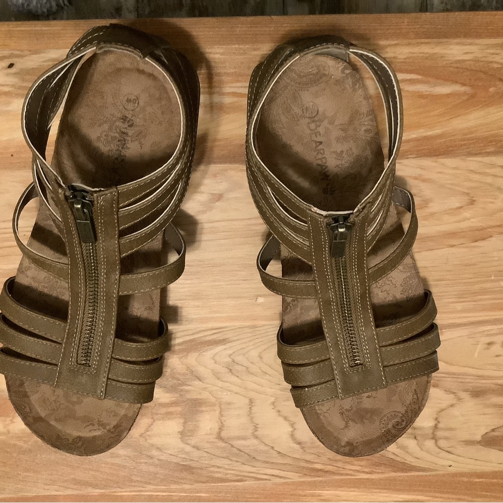 Bearpaw Brown/Tan Strappy Sandals with Zipper
Sz 8W
